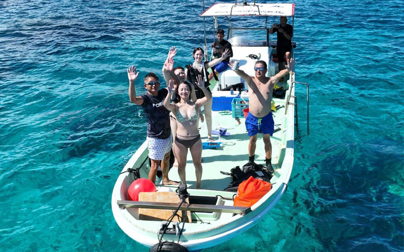 大型魚を狙う釣り船ツアー